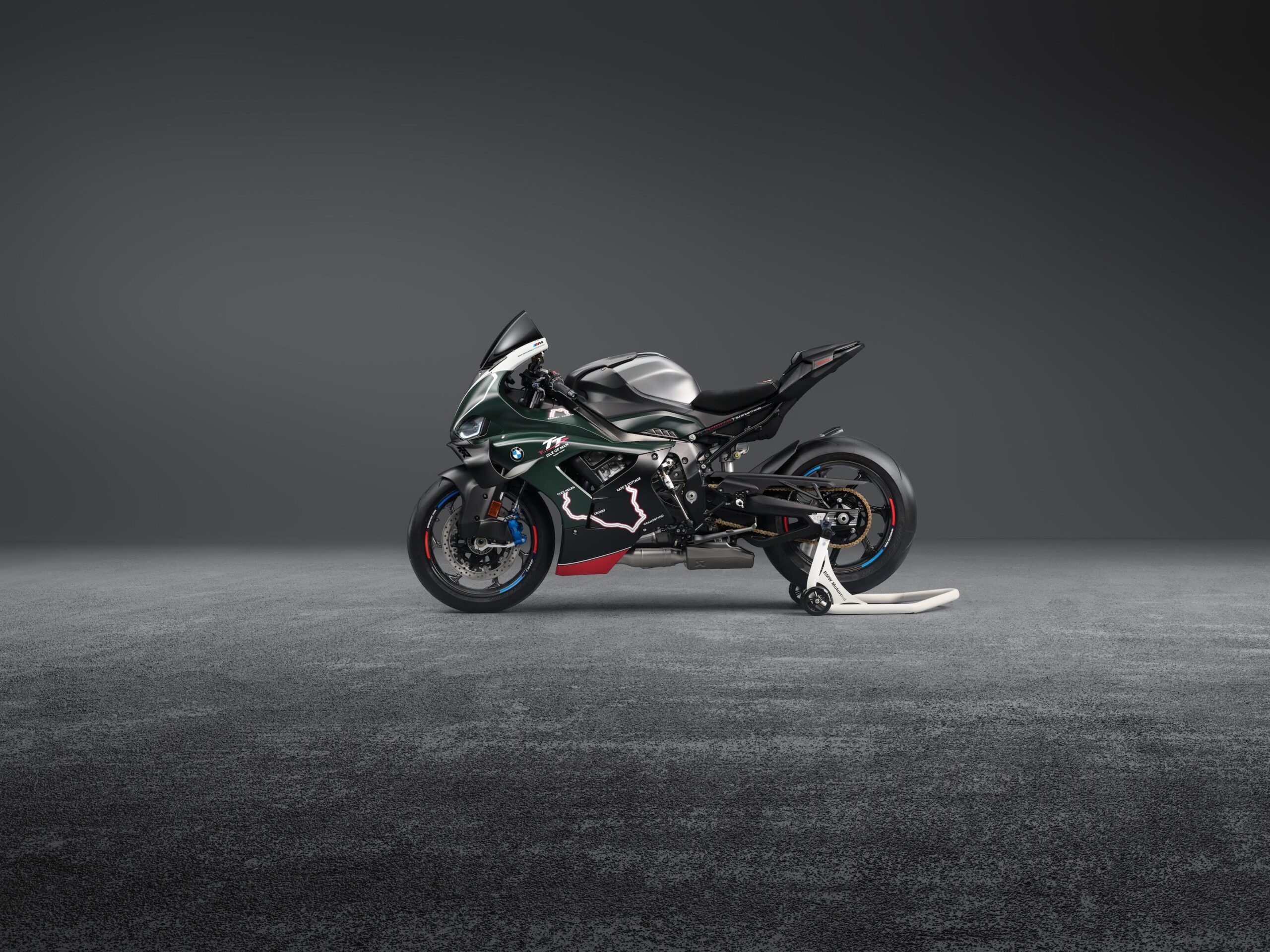 BMW’s Limited-Edition Motorcycle Celebrates the Isle of Man TT Races