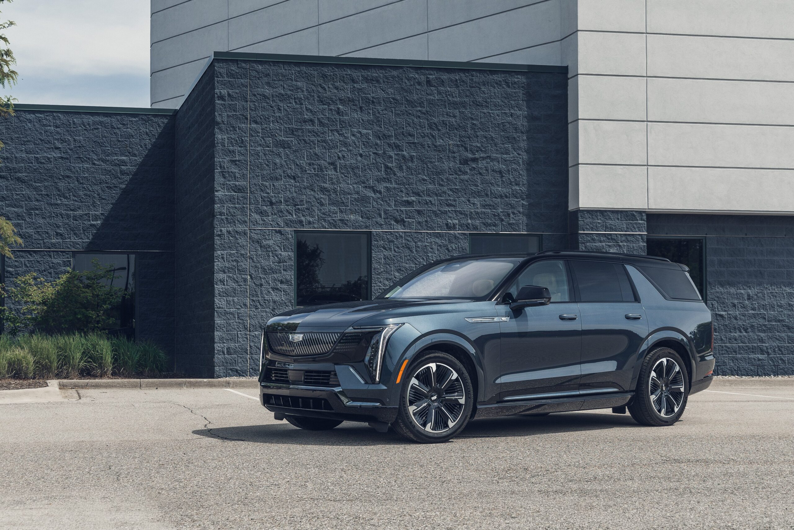 2026 Cadillac Escalade IQ / IQL