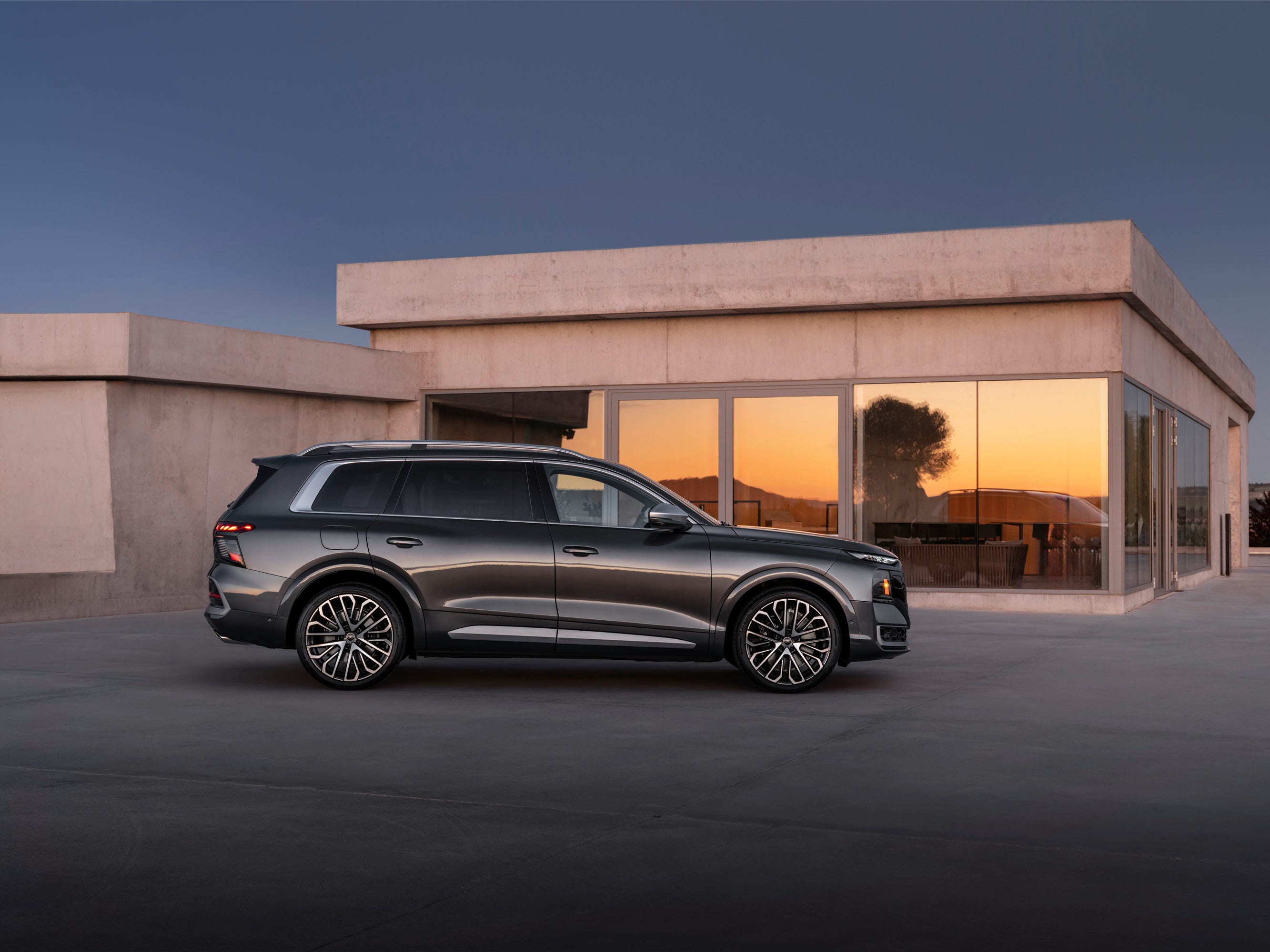 View Exterior Photos of the 2027 Audi SQ9
