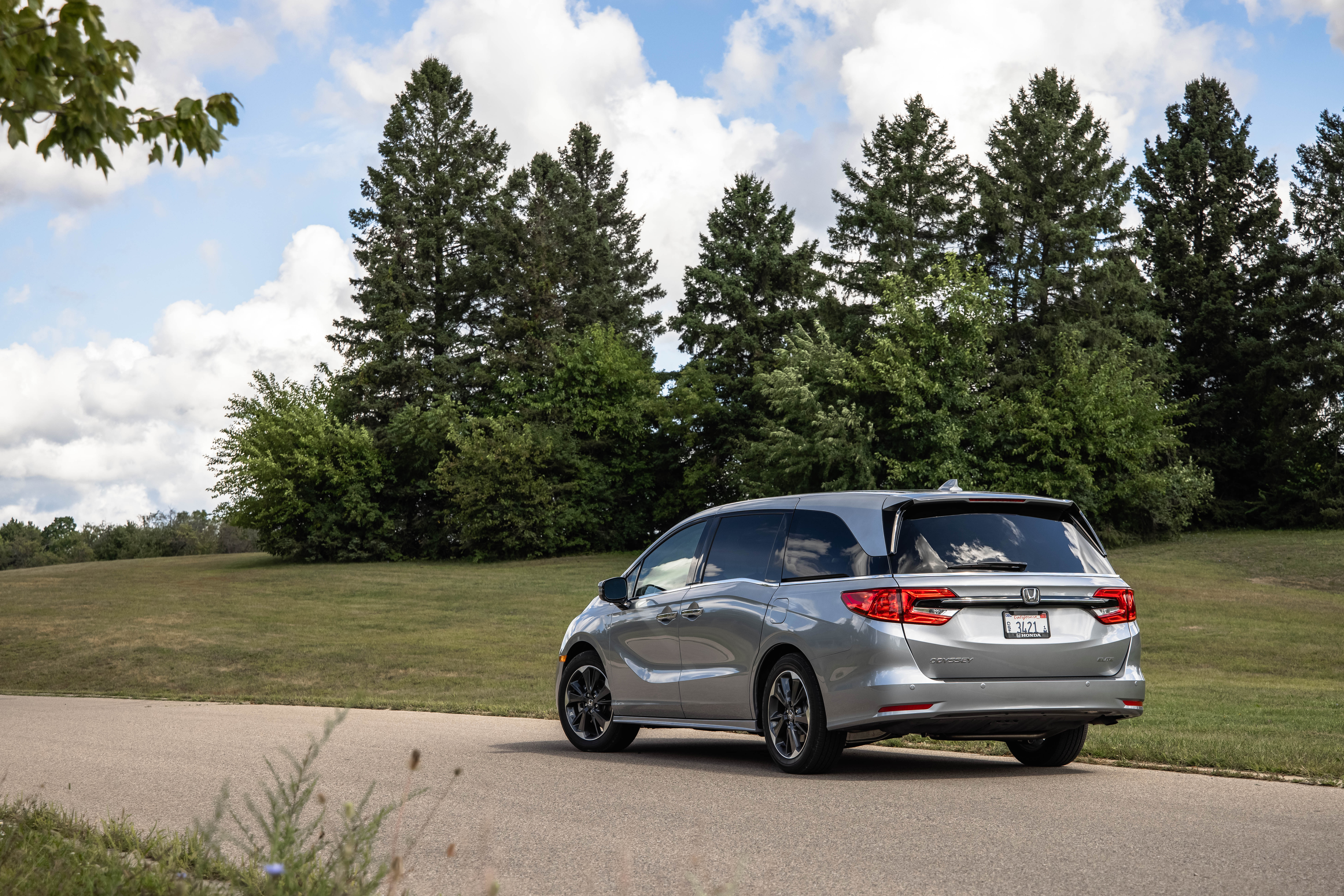 Honda Recalls 325K Odyssey Minivans Due to Rearview Camera Issue