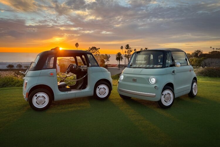 <b><strong>Fiat’s Tiny Topolino Is Proving to Be a Popular Golf-Cart Substitute</strong></b>