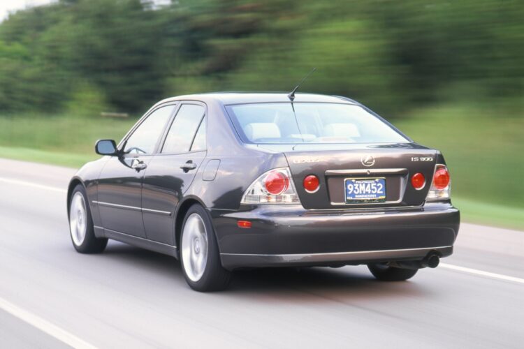 View Photos of the 2001 Lexus IS300