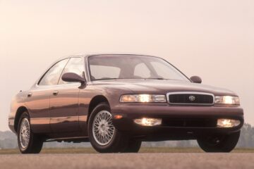 View Photos of the 1992 Mazda 929