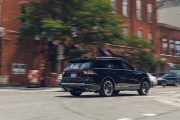 View Exterior Photos of the 2026 Lincoln Aviator Reserve