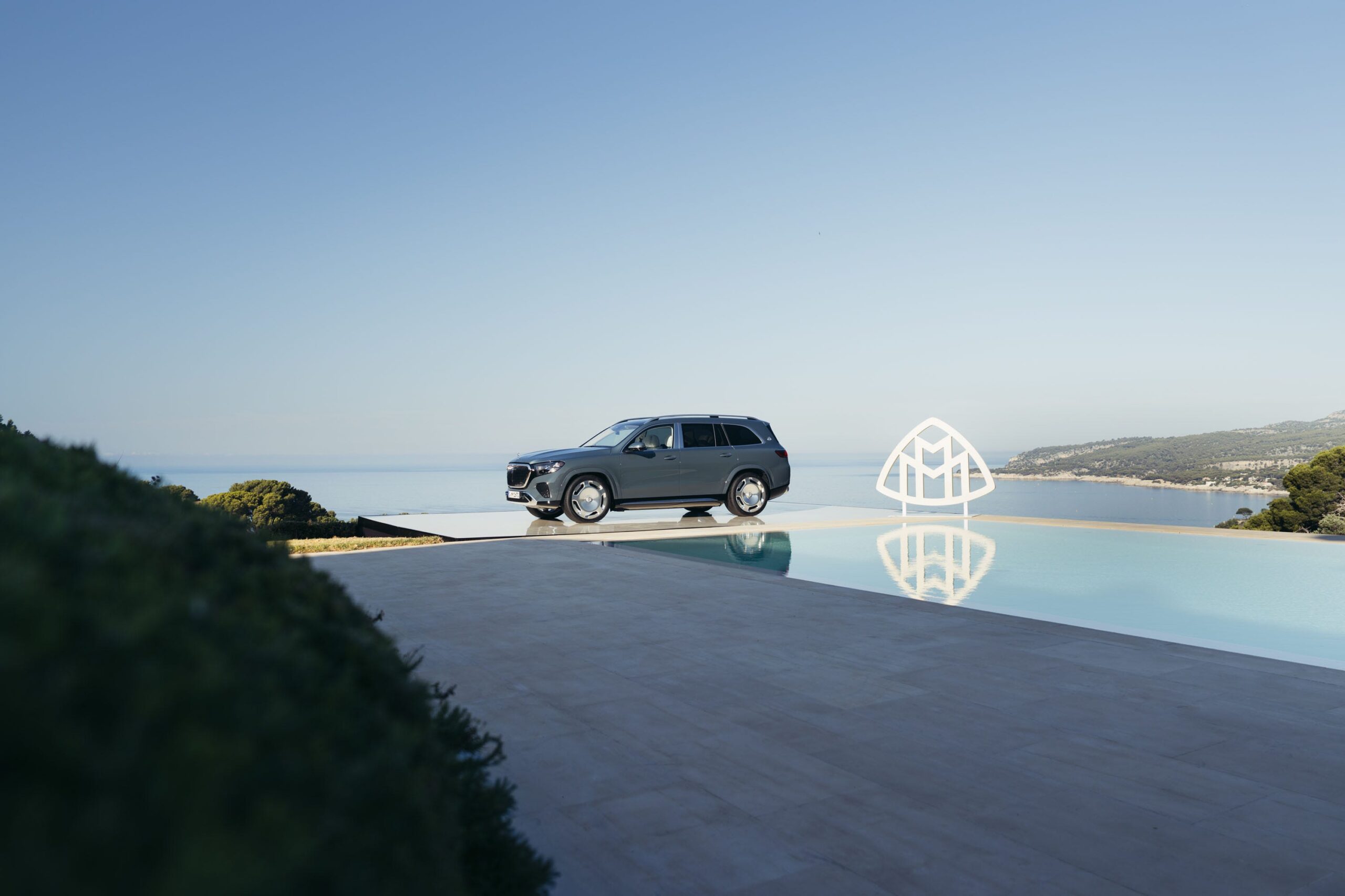 2027 Mercedes-Maybach GLS680 Is a Bedazzled, Powerhouse Luxury SUV
