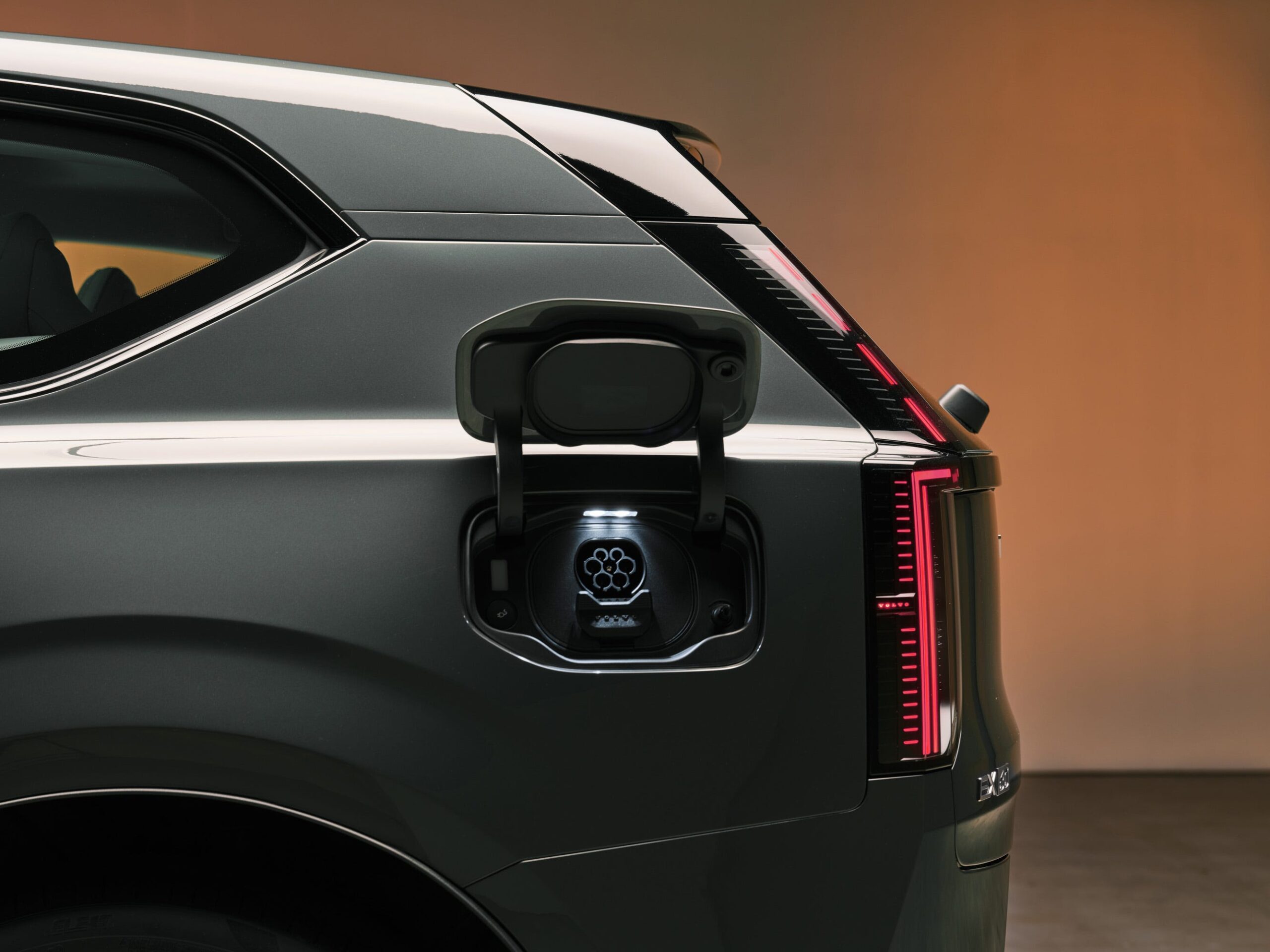 The Volvo EX40 Will Get Replaced by a Longer, Taller SUV in 2027