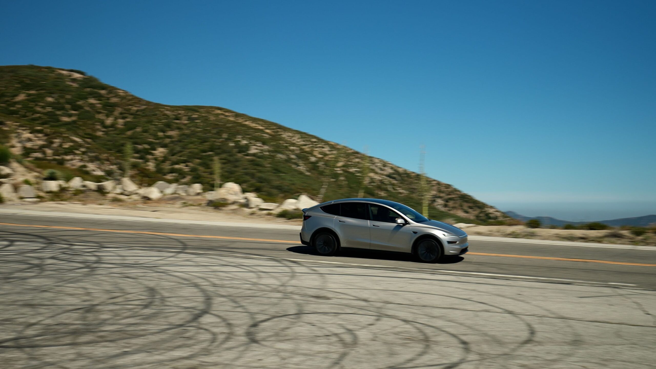 Can Tesla’s Long-Wheelbase Model Y L Reinvent the Station Wagon?