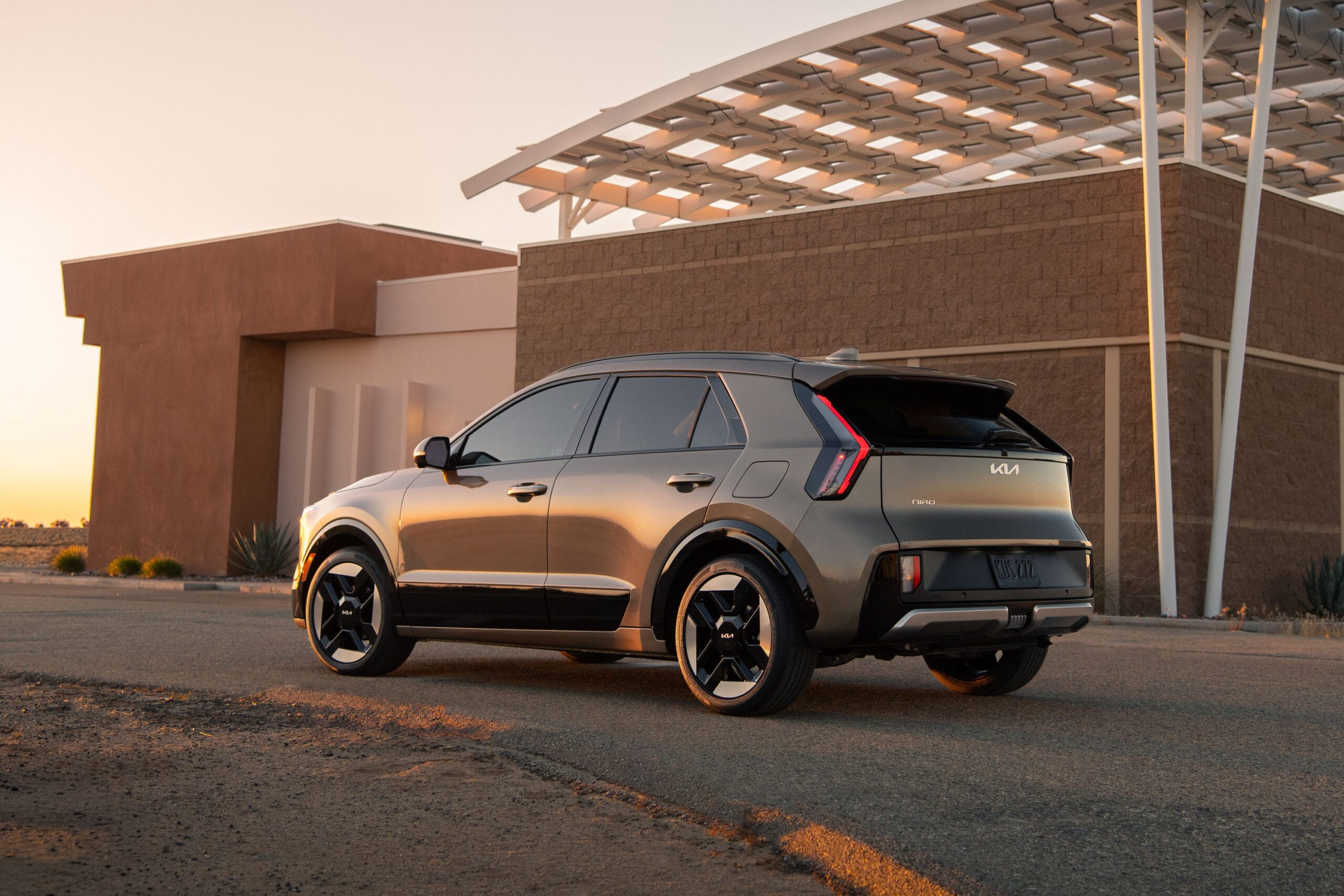 2027 Kia Niro Hybrid Brings Fresh Styling but Starts $2500 Higher