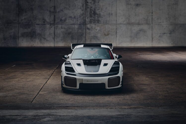 View Photos of the Porsche Flachbau RS