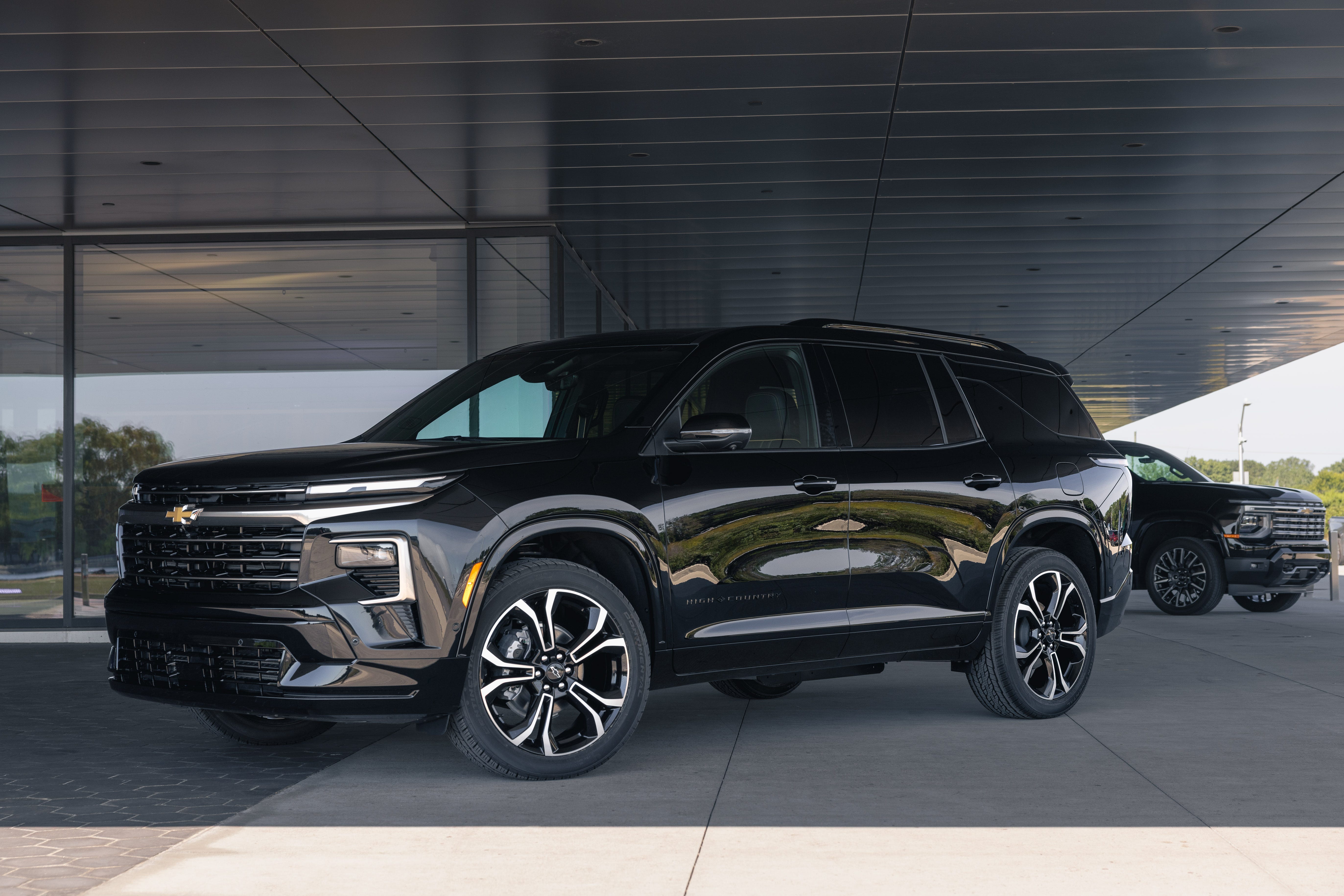 View Exterior Photos of the 2027 Chevy Traverse High Country