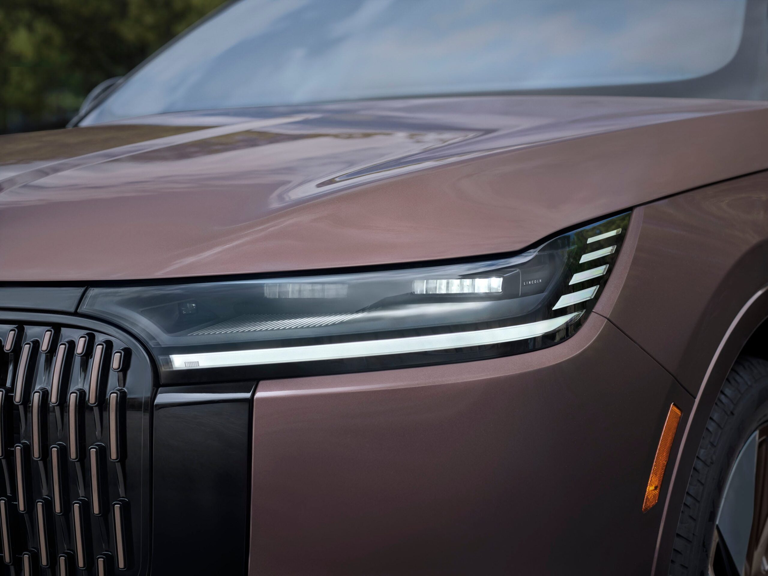 View Photos of the 2027 Lincoln Nautilus