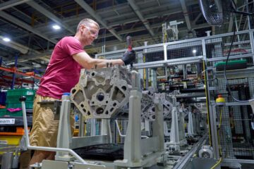 GM Finally Shares Power Figures for Its New Small-Block V-8s