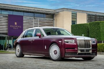 This Rolls-Royce Is Decorated with a Hummingbird Made from Shells