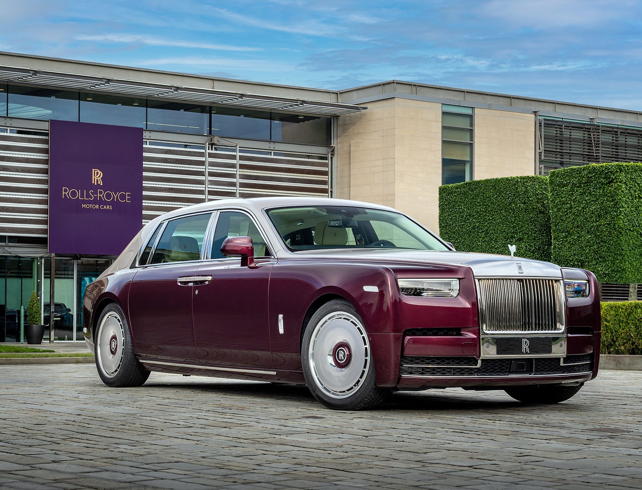 This Rolls-Royce Is Decorated with a Hummingbird Made from Shells