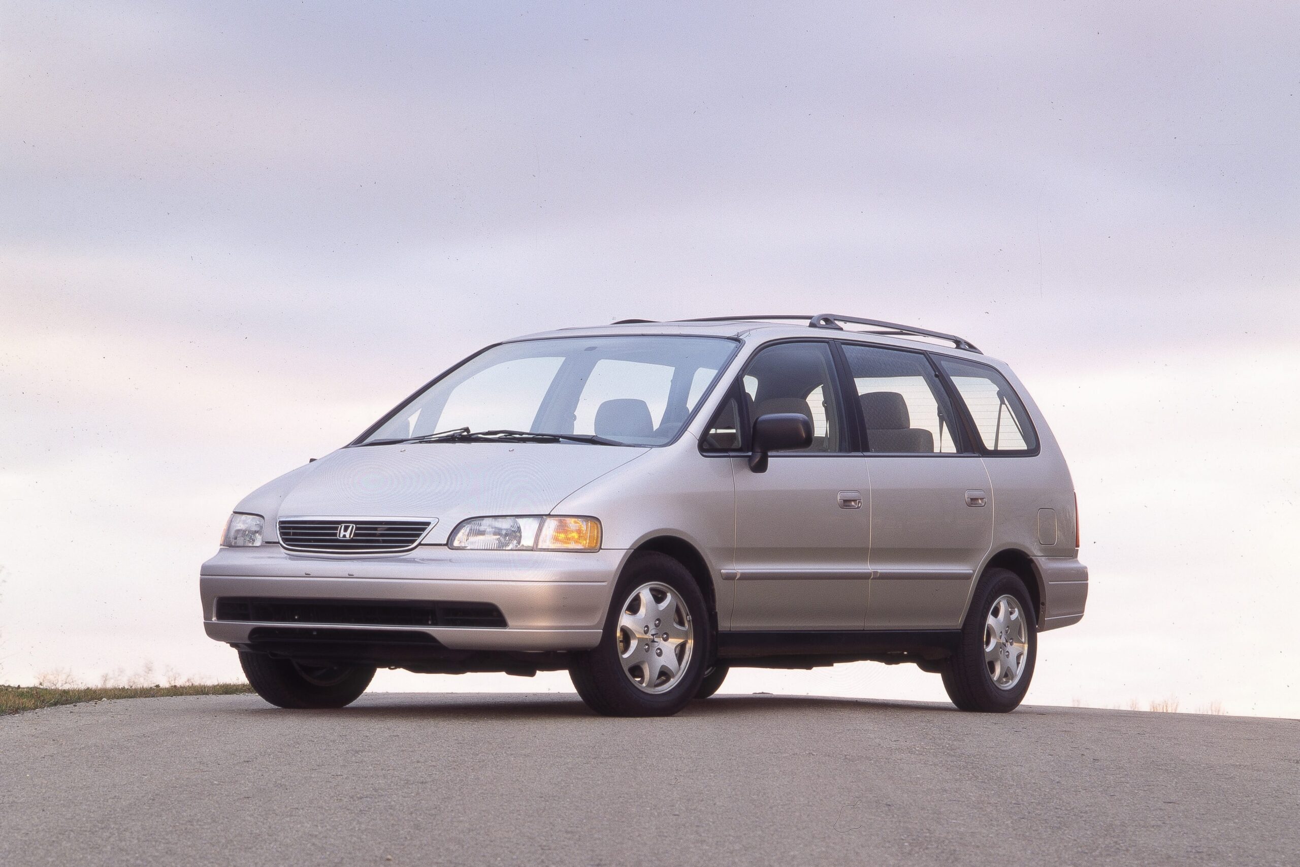 View Photos of the 1995 Honda Odyssey EX