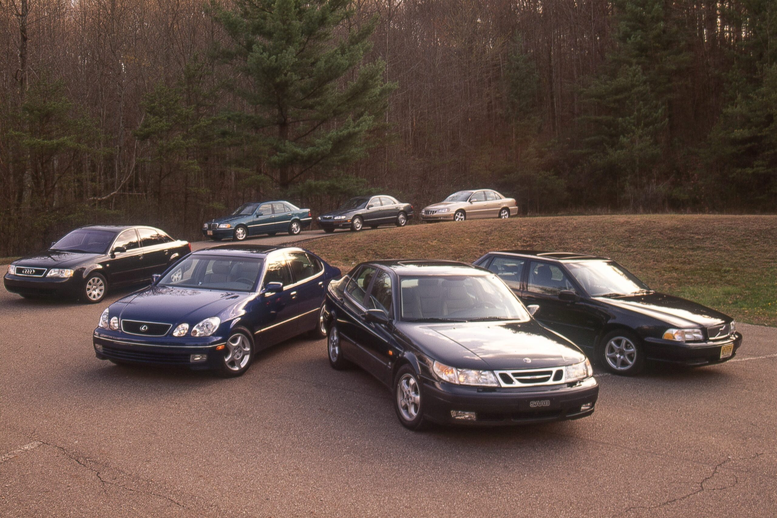 View Photos of the 1998 Mid-Size Luxury Sedan Comparison Test