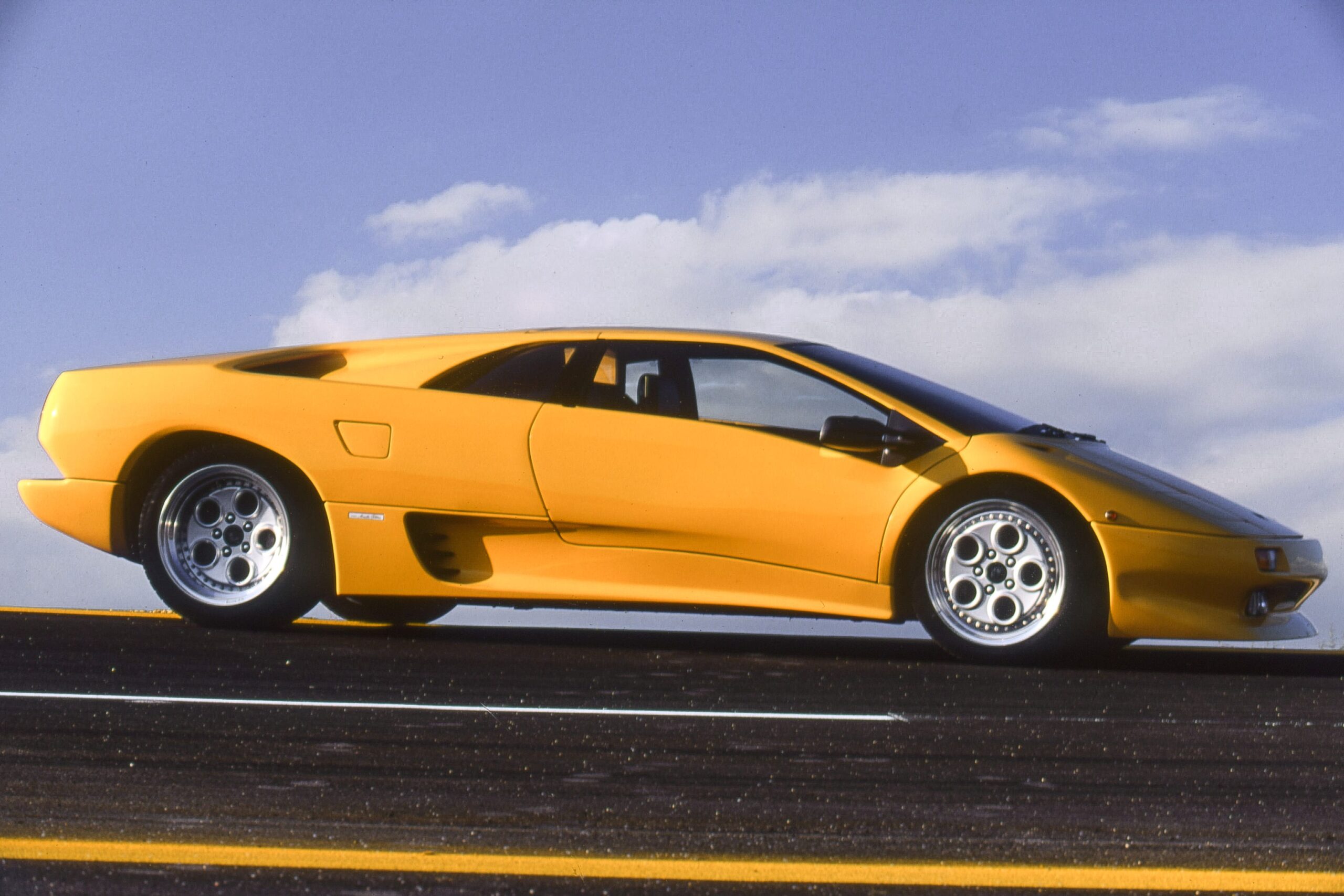 View Photos of the 1992 Lamborghini Diablo
