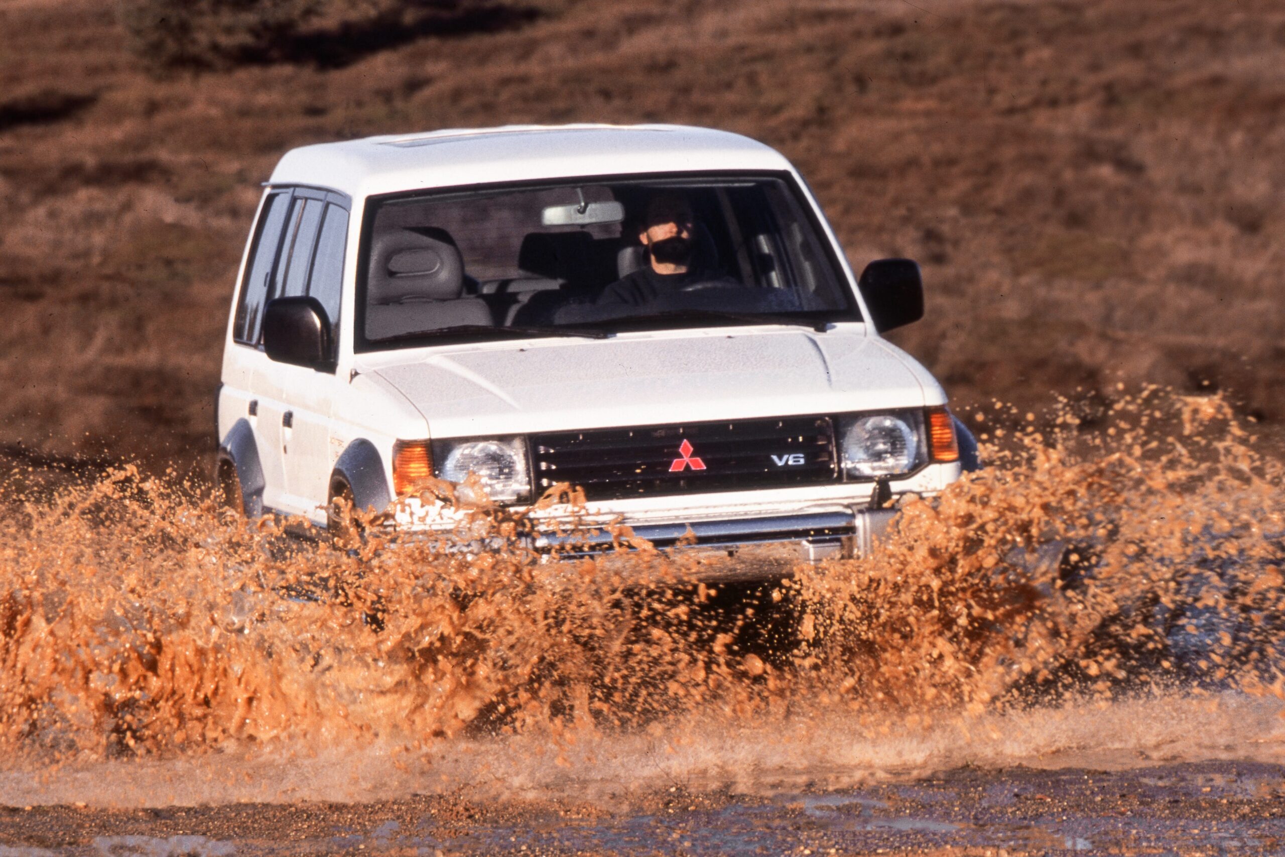 Tested: 1995 Mitsubishi Montero SR Is One for Gadget Freaks